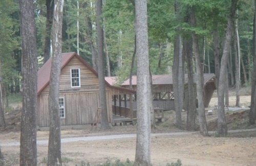 Joppa Haus | Lazy G Cabin #3 Creek Side Cabin