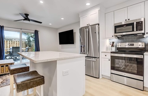 Tybee Island Haus | Lazy Hammock on Tybee, Fully Renovated Beach Getaway, Heated Pool Access