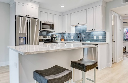 Tybee Island Haus | Lazy Hammock on Tybee, Fully Renovated Beach Getaway, Heated Pool Access