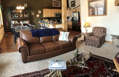 Big Sky Haus | Lazy J3 von Big Sky - Voll möbliert und bestückt, große Wohnung in Big Sky.