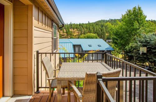 Lakeside Haus | Lazy K on Peaceful Bay - Ranch House