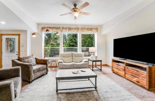 Lakeside Haus | Lazy K on Peaceful Bay - Ranch House