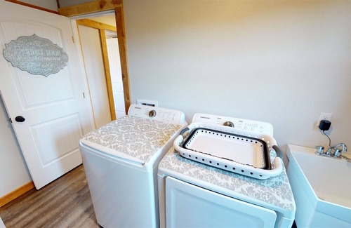 Red Lodge Kabine | Lazy Moose has spectacular views of Red Lodge Ski Mountain with Wi-Fi