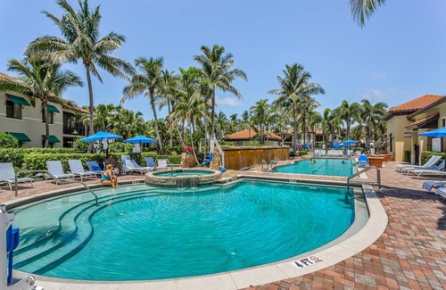 Naples Hütte | Lazy River, 4 Pools, 5th Ave Resort, Your Personal Oasis, Walk to 5th Ave shops