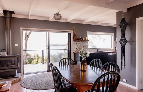Primrose Sands Haus | 'Lazy Susan's' Waterfront Shack