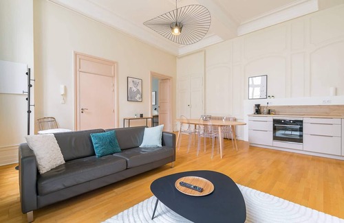 Dijon Centre Ville Wohnung | Le Bressey- Grand appartement 3 chambres au cœur du centre avec garage- SR Loc