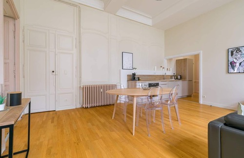 Dijon Centre Ville Wohnung | Le Bressey- Grand appartement 3 chambres au cœur du centre avec garage- SR Loc