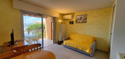 Frejus Port Wohnung | LE CAPITOLE Vue mer Studio cabine 27m2 2 adultes 2 enfants avec climatisation et garage