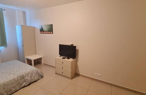Montfermeil Wohnung | le Coucher De Lune Studio pour 2 a 3 personnes a Montfermeil
