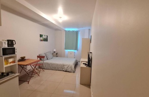 Montfermeil Wohnung | le Coucher De Lune Studio pour 2 a 3 personnes a Montfermeil