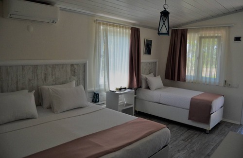 Bozcaada Hotel | Le Petit Hotel ve Bağ Evi