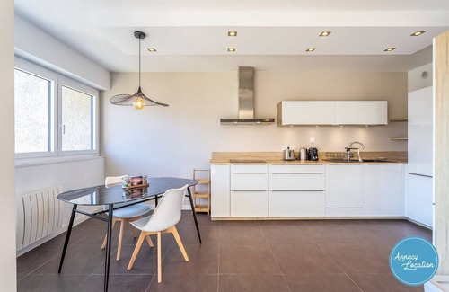 Annecy-le-Vieux Wohnung | Le Sainte Anne- appartement avec vue Lac.