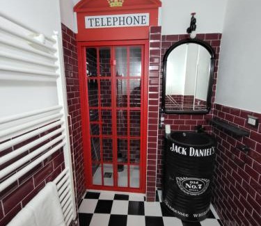 Capurso Haus | Le Segrete del pozzo 80's Room