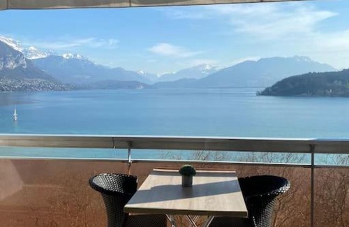 Annecy Wohnung | LE SOLAVUE 150 M2 VUE EXCEPTIONNELLE SUR LE LAC