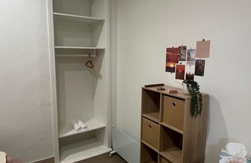 Hobart Central Business District Haus | Leaf room - Down to the green home stay
