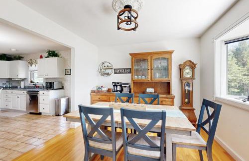 Gouldsboro Haus | Ledge View