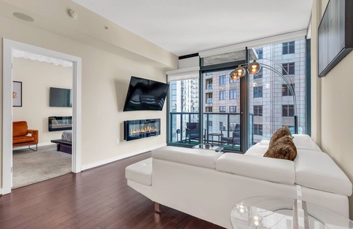 Lenox Wohnung | Lenox Mall High Rise - City View & Unique Decor