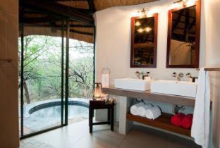 Jozini Kabine | Leopard Mountain Safari Lodge