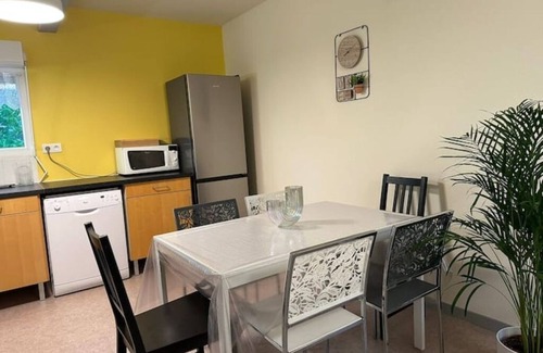 Chilly-le-Vignoble Wohnung | Les Carnets de Voyages, a comfortable artists' residency!