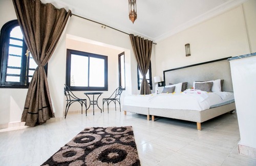Assouel Haus | Les Deux Palmiers Chambres , un Endroit Pour Faire la Fête à Marrakech