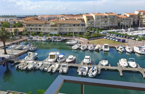 Le Port Wohnung | Les Marines du soleil by Interhome