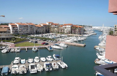 Le Port Wohnung | Les Marines du soleil by Interhome