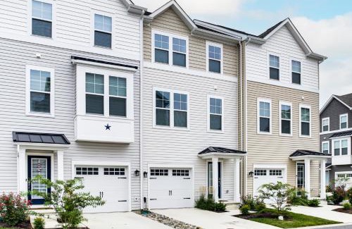 Cambridge Haus | Less Than 1 Mi to Dtwn Waterfront Townhome in Cambridge!