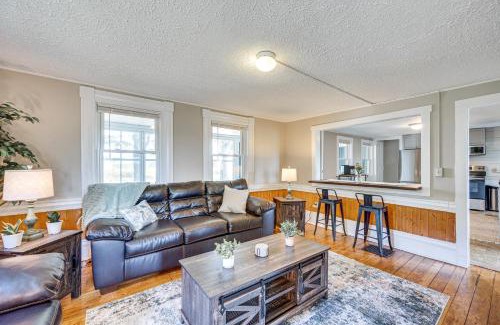 Beebe Plain Haus | Less Than 1 Mi to Lake Mtn-View Cabin with Porch in Newport