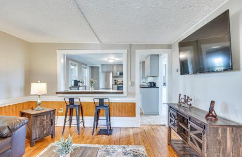 Beebe Plain Haus | Less Than 1 Mi to Lake Mtn-View Cabin with Porch in Newport