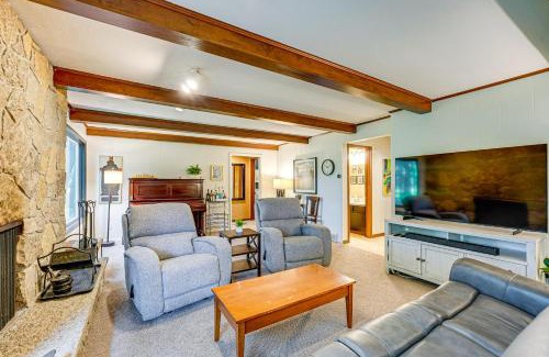 Whitehall Haus | Less Than 1 Mi to Lake Michigan Peaceful Cabin with Yard!