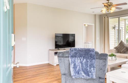 Red Hill Wohnung | Less Than 1 Mi to Legends Golf Resort Condo with Pool!