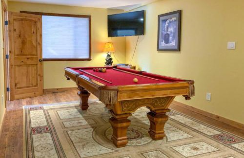 Incline Village Haus | Less Than 1 Mi to Beach Expansive Tahoe Escape with Hot Tub