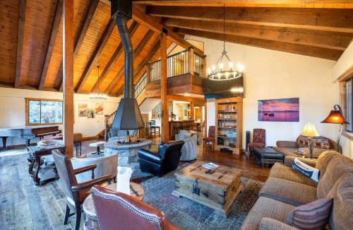 Incline Village Haus | Less Than 1 Mi to Beach Expansive Tahoe Escape with Hot Tub