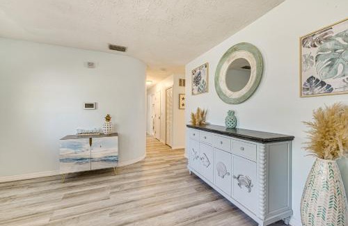 Ruskin Haus | Less Than 2 Mi to Beach and Marina Bright Ruskin Retreat!