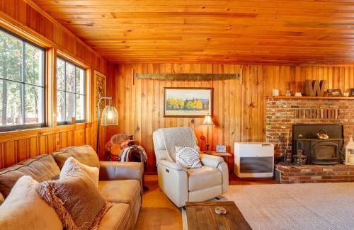 Trinity Center Haus | Less Than 2 Mi to Trinity Lake NorCal Getaway with BBQ