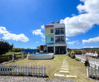 Hengchun Bed & Breakfast | Let's Play B&B 七桃旅宿VS在南灣放空