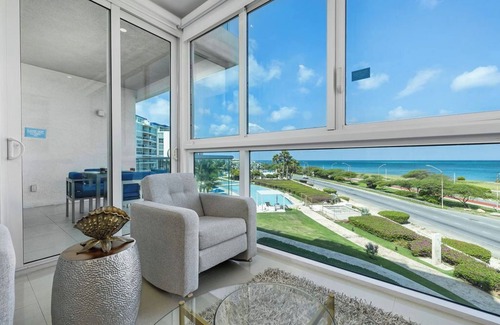Palm Beach Eigentumswohnung | Let the sea set you free with this 3BDRcorner unit