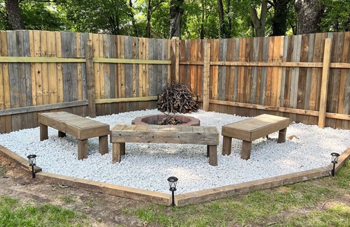 Alix Haus | Lets Unwine + Game room +Backyard Oasis!
