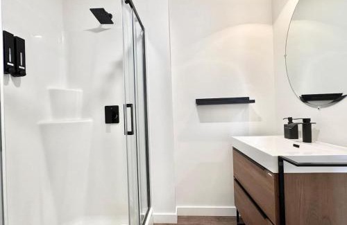 Desjardins Wohnung | Levis Center New Studio #2 AC, WiFi and 2 Parking spaces