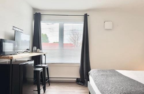 Desjardins Wohnung | Levis Center New Studio #2 AC, WiFi and 2 Parking spaces