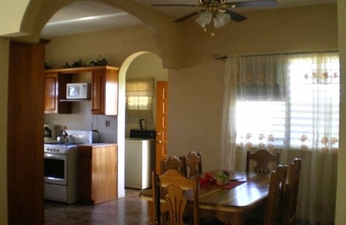 Dangriga Haus | Lewis Family Ferienhaus am Karibischen Meer
