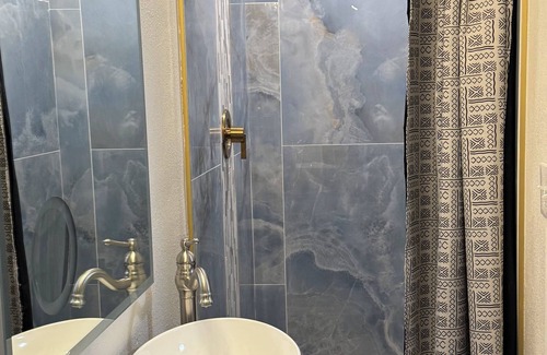 Lava Hot Springs Hotel | Library INN LLC