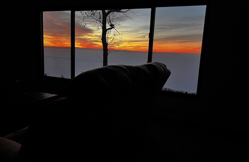 Brainerd Haus | Life Is Good Lodge lakefront, private beach between Brainerd & Nisswa, game room