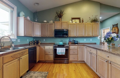 Kenyon Haus | Life on the Pond