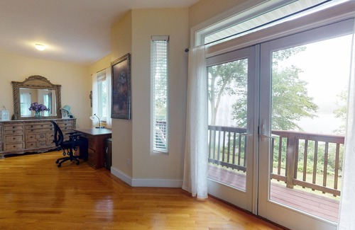 Kenyon Haus | Life on the Pond