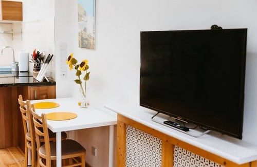 Newton St Loe Wohnung | Light and airy with parking nearby