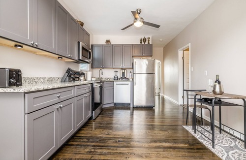 Avondale Haus | Light and bright 3BD duplex in Avondale, Chicago