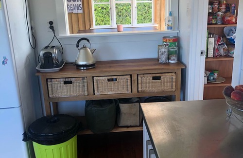 Waverley Haus | Leichte und saubere familienfreundliche drei Schlafzimmer Bach