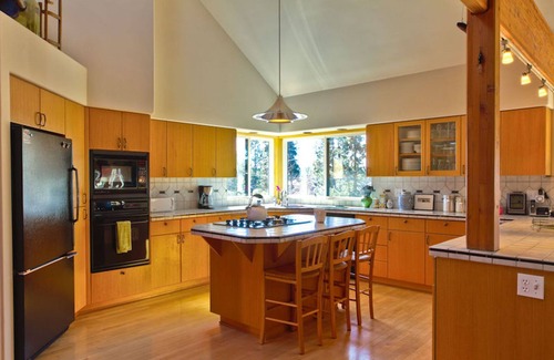 Westbrook Meadows Haus | Lichtgefüllte einladende Westside Home in ruhiger Umgebung.