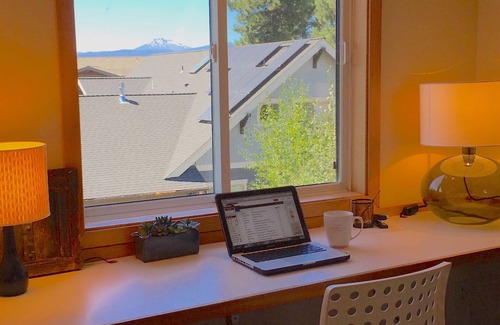 Westbrook Meadows Haus | Lichtgefüllte einladende Westside Home in ruhiger Umgebung.